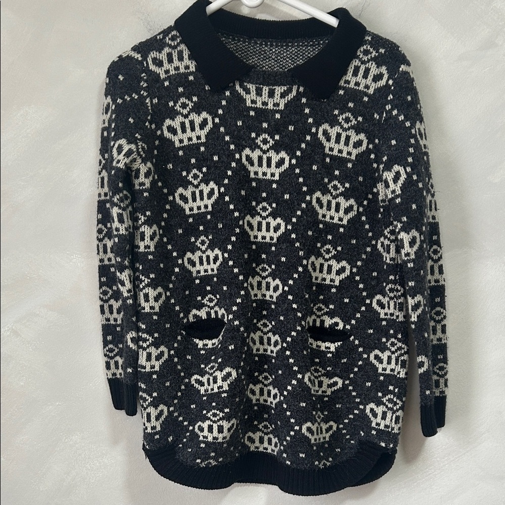 Vintage collared sweater, navy and white, crown print